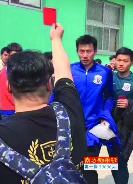 此外，巴萨和对拉比奥特感兴趣，但他们无法满足球员的薪水要求。